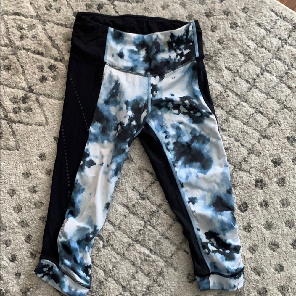 Lulu lemon capri leggings - Picture 1 of 1